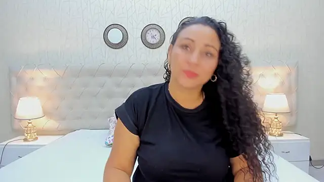 VaniaRose online show from 10-12-25, 01:43