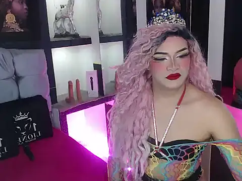 Snapshot of Sophia_hott01 chatting on 09-24-25, 12:08 Sophia hott01 online show from 09-24-25, 12:08