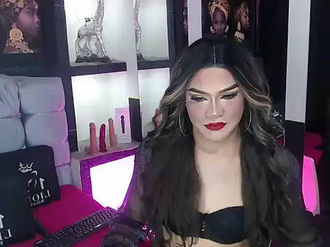 Snapshot of Sophia_hott01 chatting on 10-14-25, 02:12 Sophia hott01 online show from 10-14-25, 02:12