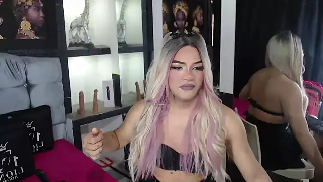 Snapshot of Sophia_hott01 chatting on 11-03-25, 12:28 Sophia hott01 online show from 11-03-25, 12:28