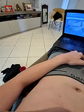 Salsicha244 online show from 10-24-25, 04:47