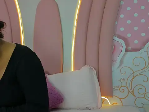 Snapshot of SofiaaBigBoobs chatting on 11-14-25, 12:04 SofiaaBigBoobs online show from 11-14-25, 12:04