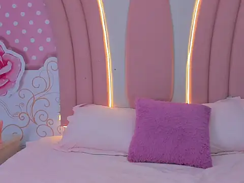 Snapshot of SofiaaBigBoobs chatting on 11-22-25, 12:04 SofiaaBigBoobs online show from 11-22-25, 12:04