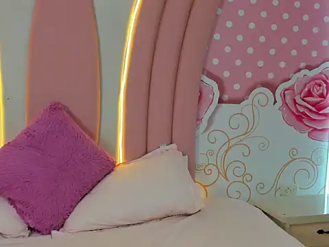 Snapshot of SofiaaBigBoobs chatting on 12-04-25, 12:03 SofiaaBigBoobs online show from 12-04-25, 12:03