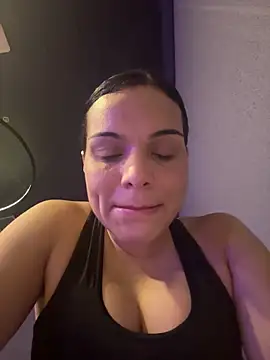 Snapshot of Anavalle chatting on 04-17-26, 07:06 Anavalle online show from 04-17-26, 07:06