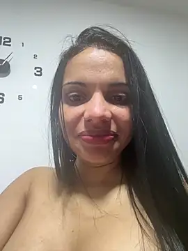 Snapshot of Anavalle chatting on 05-16-26, 01:21 Anavalle online show from 05-16-26, 01:21