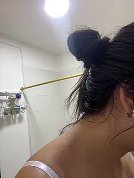 IsabellaJoness  online show from 10-09-25, 11:41