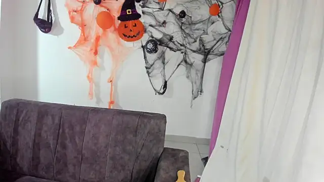 kitty  chs online show from 11-15-25, 11:07