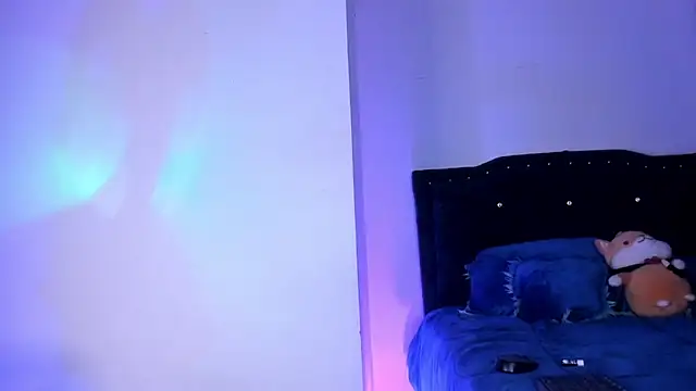 kitty  chs online show from 04-06-26, 12:19