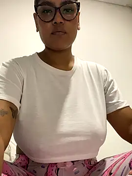 miiabrown18 online show from 10-15-25, 01:50