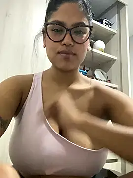 miiabrown18 online show from 10-18-25, 02:47