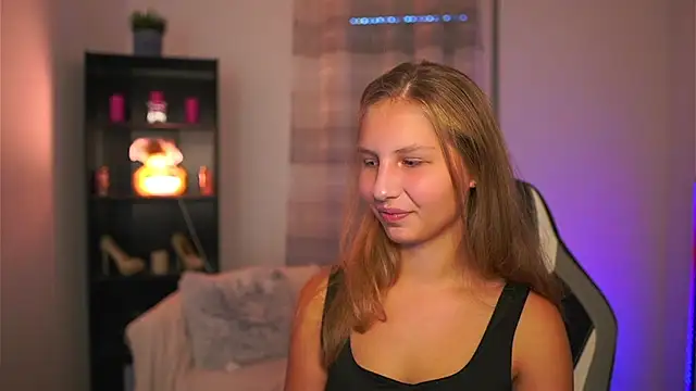 emmie murray online show from 10-19-25, 01:12