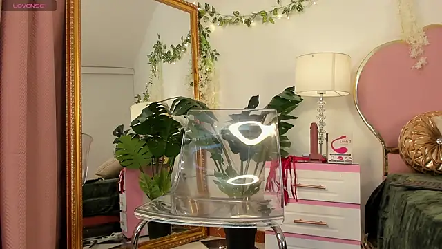 NaiaWhisper online show from 10-04-25, 05:16