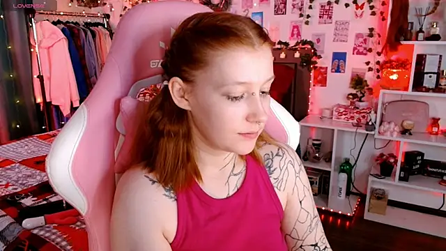 Ayla Hicks online show from 11-26-25, 07:26