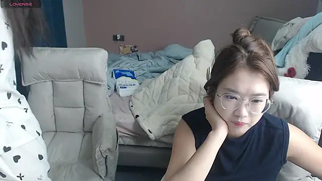 Snapshot of redrose520 chatting on 12-02-25, 12:54 redrose520 online show from 12-02-25, 12:54