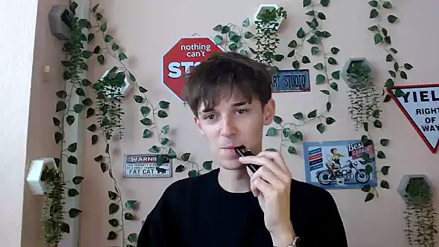 Hoot Dude  online show from 10-06-25, 10:34