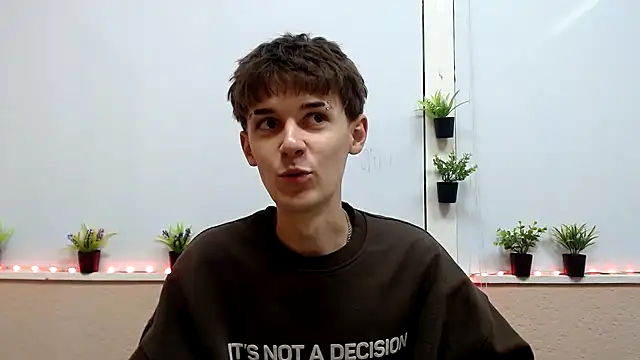 Hoot Dude  online show from 10-28-25, 02:31