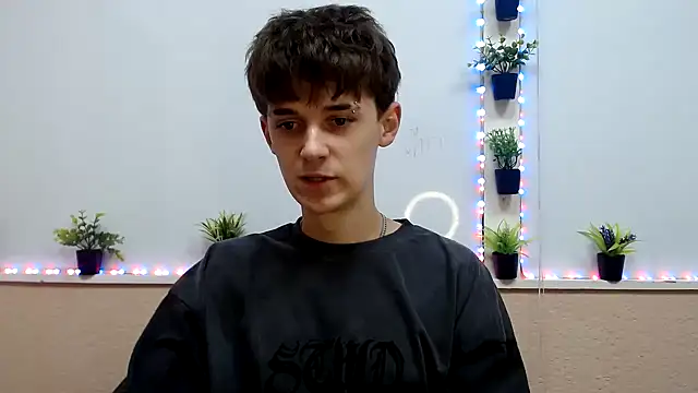 Hoot Dude  online show from 11-08-25, 03:34