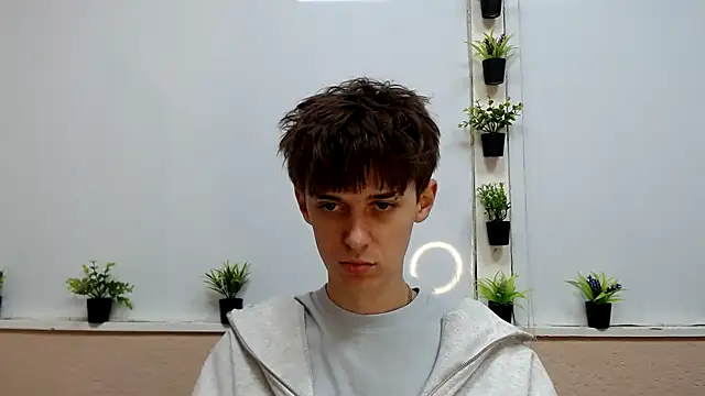 Hoot Dude  online show from 11-18-25, 02:43