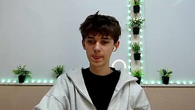 Hoot Dude  online show from 11-21-25, 12:26