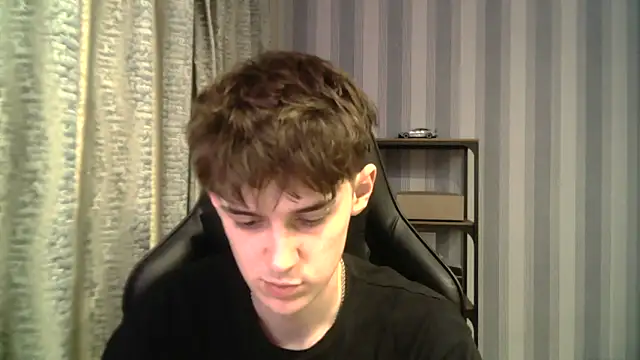 Hoot Dude  online show from 12-17-25, 02:34