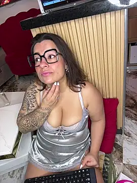 liz and thiago online show from 12-05-25, 11:52