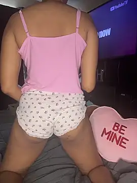 Snapshot of YeahhhitsBreezy chatting on 02-05-26, 10:03 YeahhhitsBreezy online show from 02-05-26, 10:03