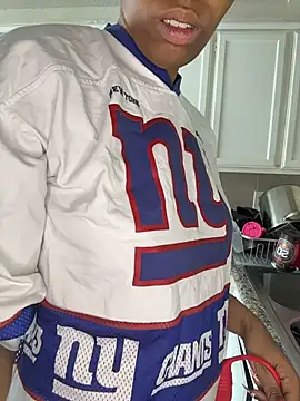 Snapshot of YeahhhitsBreezy chatting on 02-08-26, 06:55 YeahhhitsBreezy online show from 02-08-26, 06:55