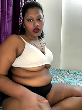 Snapshot of Shradha-999 chatting on 10-12-25, 07:46 Shradha-999 online show from 10-12-25, 07:46