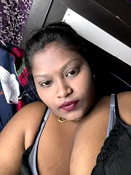 Snapshot of Shradha-999 chatting on 10-13-25, 07:14 Shradha-999 online show from 10-13-25, 07:14