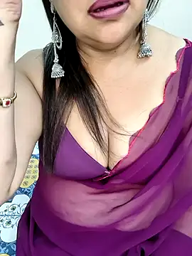 Snapshot of Sakshi-11 chatting on 09-28-25, 04:29 Sakshi-11 online show from 09-28-25, 04:29