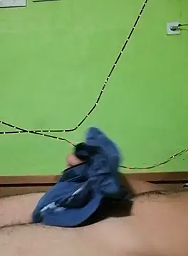 Snapshot of kaland69 chatting on 10-05-25, 10:13 kaland69 online show from 10-05-25, 10:13