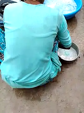 Snapshot of ARTIR1 chatting on 10-30-25, 04:14 ARTIR1 online show from 10-30-25, 04:14