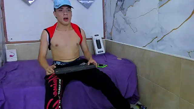 ALEX MILLER25 online show from 09-26-25, 07:51