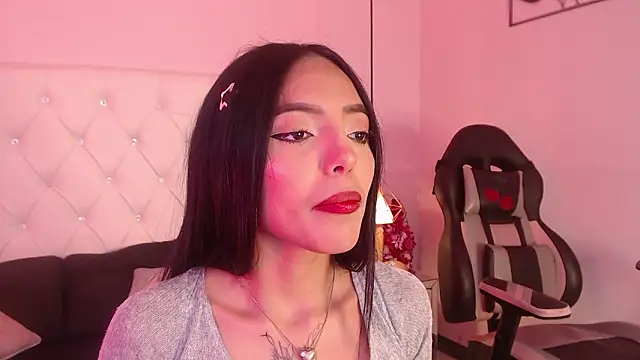 Snapshot of Liv20_ chatting on 02-20-26, 07:47 Liv20 online show from 02-20-26, 07:47