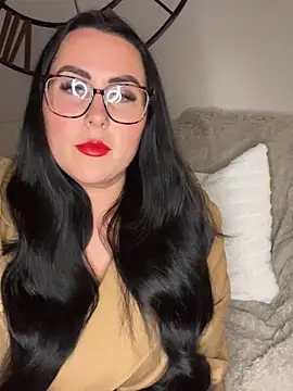 Snapshot of Ruby-Black chatting on 10-18-25, 10:32 Ruby-Black online show from 10-18-25, 10:32