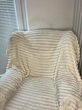 Snapshot of Ruby-Black chatting on 10-23-25, 09:30 Ruby-Black online show from 10-23-25, 09:30