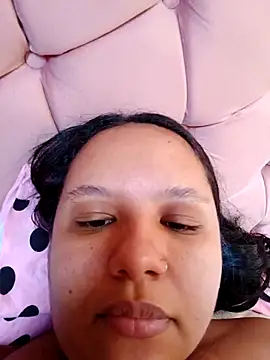 Snapshot of EggedGrowth chatting on 09-28-25, 02:33 EggedGrowth online show from 09-28-25, 02:33