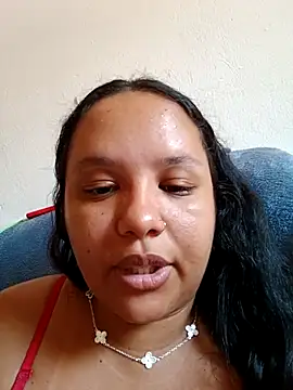 Snapshot of EggedGrowth chatting on 10-12-25, 01:32 EggedGrowth online show from 10-12-25, 01:32