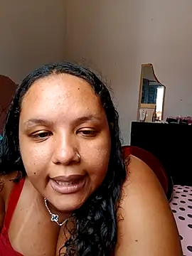 Snapshot of EggedGrowth chatting on 10-13-25, 05:35 EggedGrowth online show from 10-13-25, 05:35