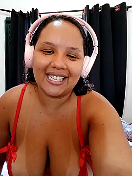 Snapshot of EggedGrowth chatting on 10-22-25, 03:23 EggedGrowth online show from 10-22-25, 03:23