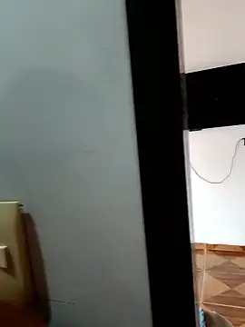 Snapshot of EggedGrowth chatting on 11-23-25, 12:27 EggedGrowth online show from 11-23-25, 12:27