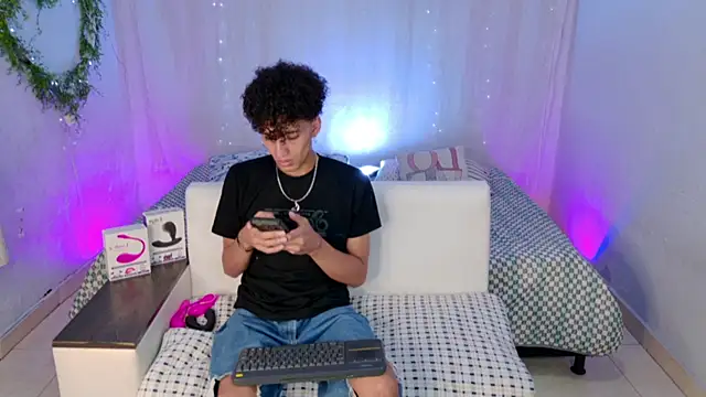 Snapshot of josesweet_ chatting on 10-03-25, 11:02 josesweet  online show from 10-03-25, 11:02