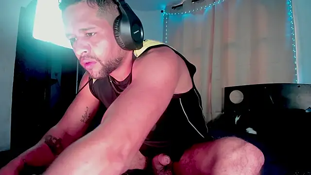 LucasGaeel online show from 10-01-25, 01:39