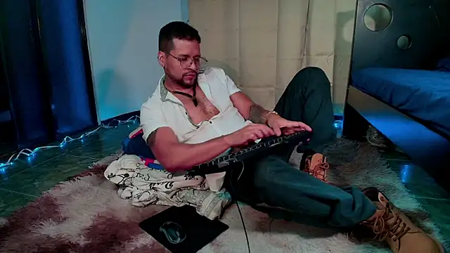 LucasGaeel online show from 10-05-25, 10:29