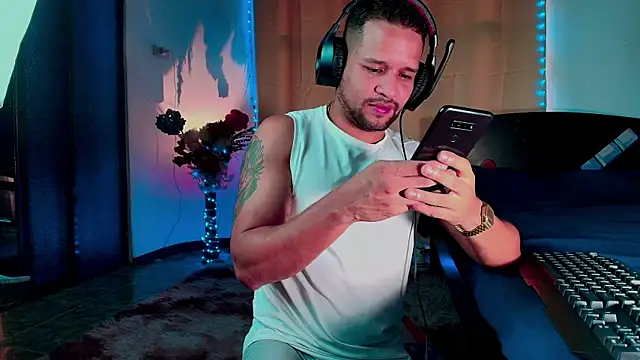 LucasGaeel online show from 10-24-25, 04:47