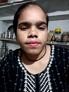 Snapshot of Ok_pooja chatting on 09-25-25, 04:11 Ok pooja online show from 09-25-25, 04:11