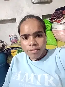 Snapshot of Ok_pooja chatting on 09-29-25, 03:39 Ok pooja online show from 09-29-25, 03:39