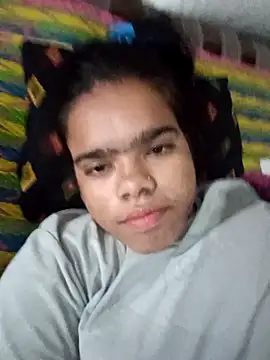 Snapshot of Ok_pooja chatting on 10-08-25, 01:03 Ok pooja online show from 10-08-25, 01:03