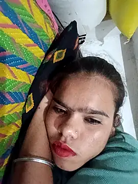 Snapshot of Ok_pooja chatting on 10-08-25, 05:21 Ok pooja online show from 10-08-25, 05:21